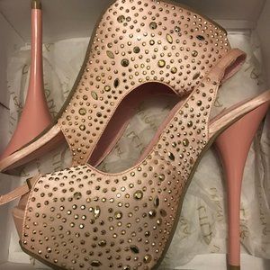 Liliana Pumps 7 with free gift.